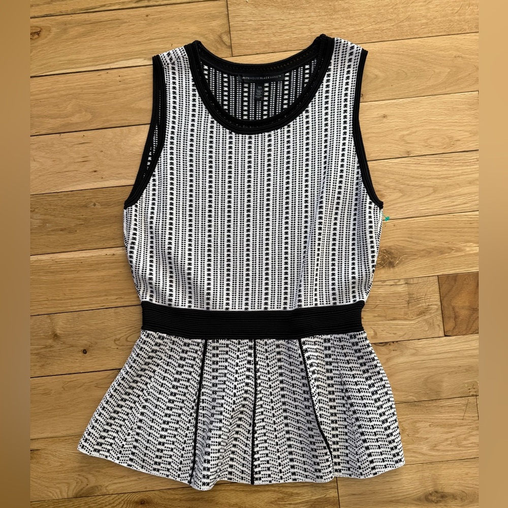 White House Black Market Textured Knit Peplum Tank – XS